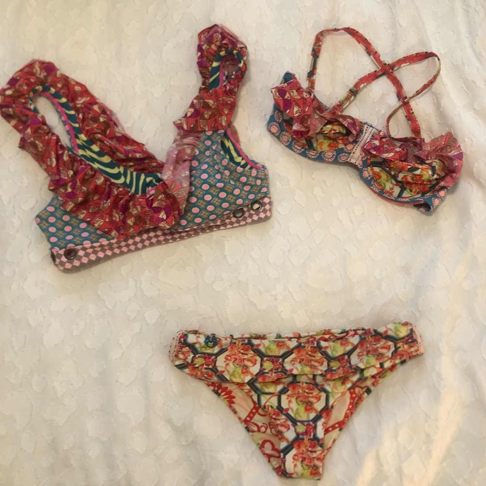 Maaji 2 Bikini Tops + 1 Reversible Bikini Bottom